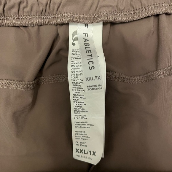 Fabletics All Day Shorts - Picture 6 of 6